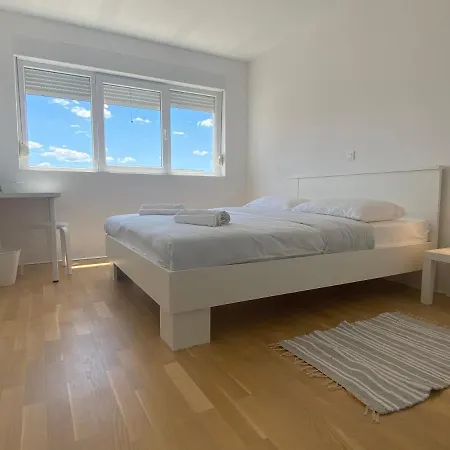 Dreamhouse ヴィラ ヤセニクセ