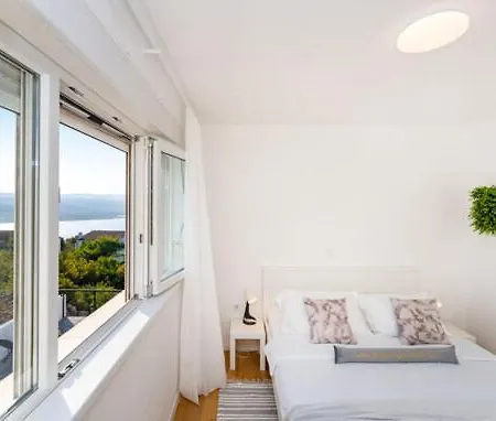 Dreamhouse *