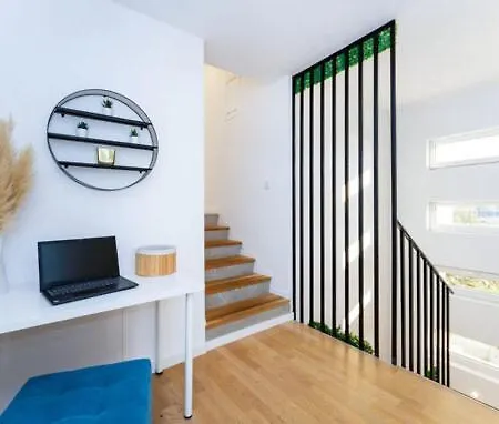 Dreamhouse *